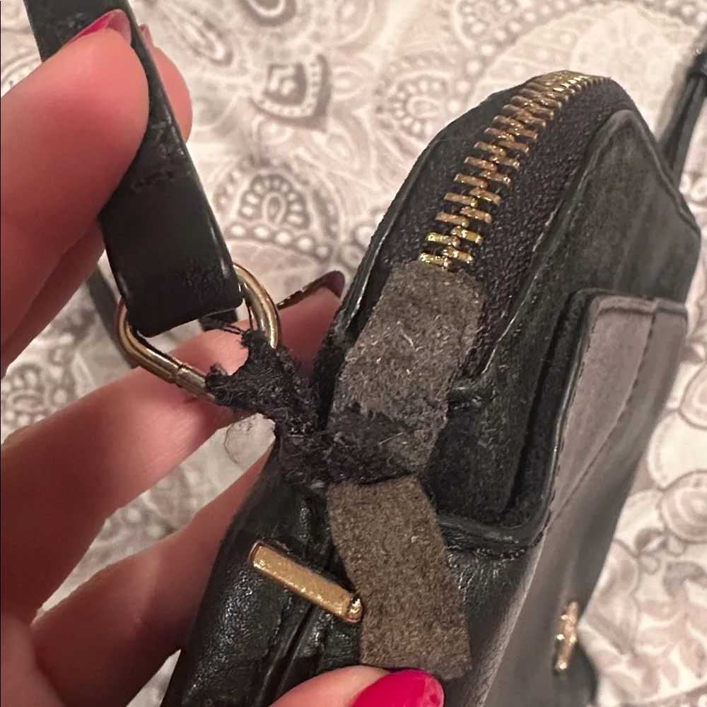 Vince Camuto Black Leather Crossbody Bag - Picture 6 of 9